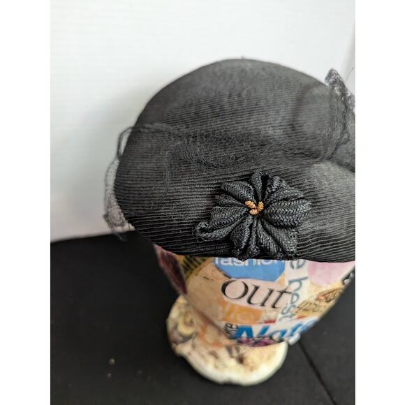Vintage Black Pillbox Hat Veil 1940s 50s Noir Goth Mourning Pinup Rockabilly main image 5